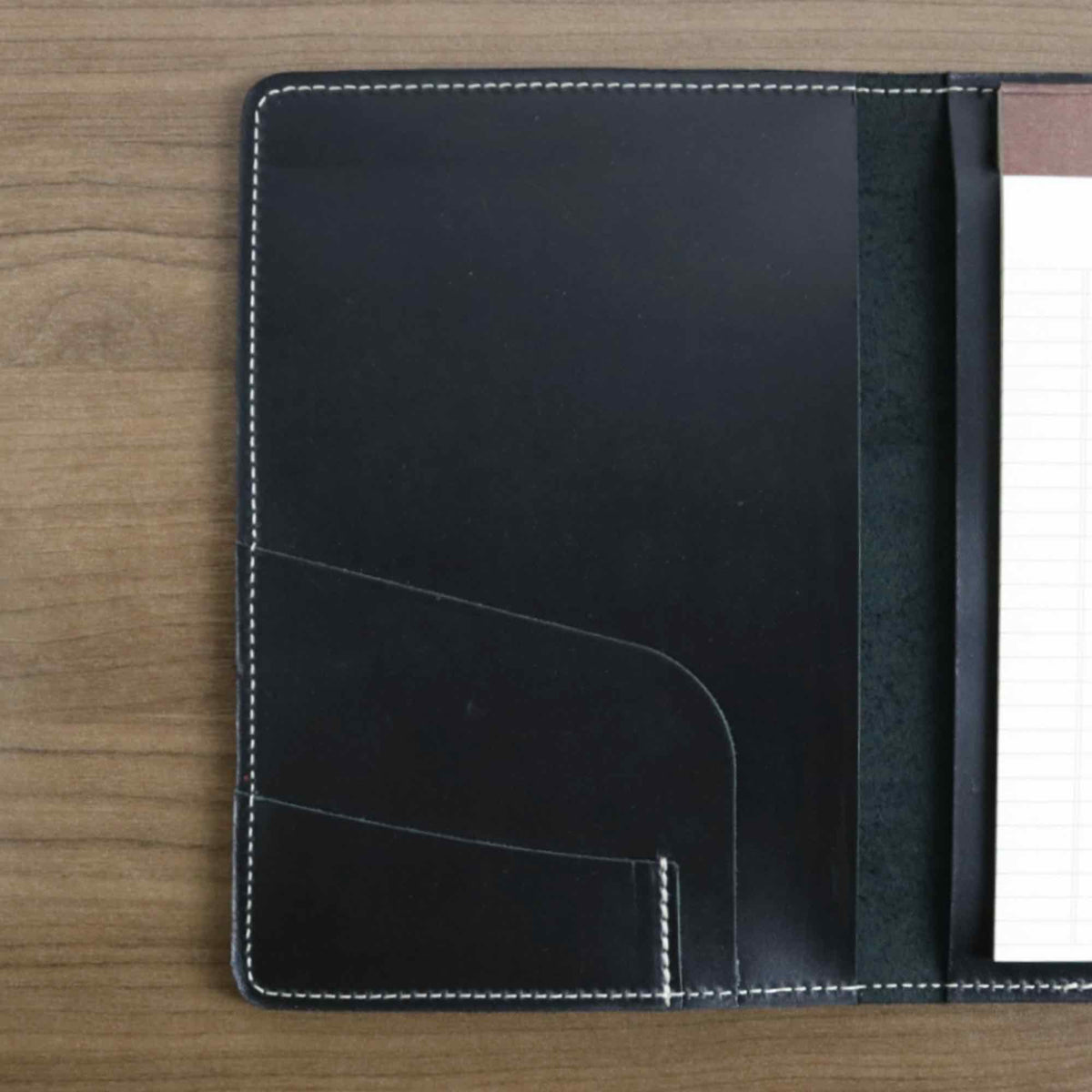 Oberon design small portfolio in cyclone leather, black interior