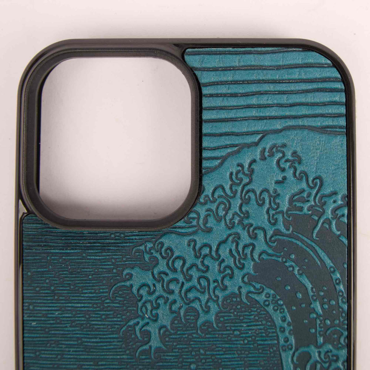 hokusai wave iphone case second close up